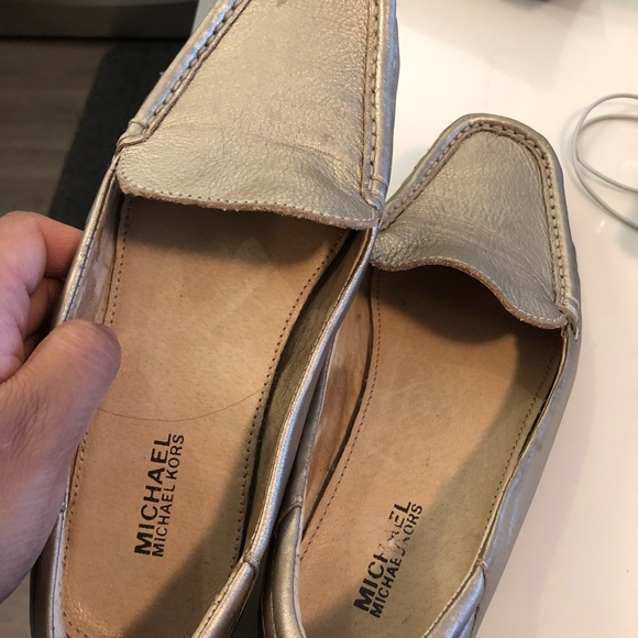 Authentic mk flats gold - Picture 3 of 5